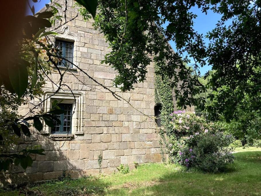 La Forge De La Coudraie Bed and Breakfast Pleugueneuc Exteriör bild